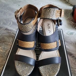 Wedge shoes